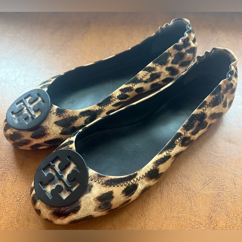 Tory Burch Reva Leopard Ballet Flats Sz 8M Patent Logo EUC - Picture 3 of 12